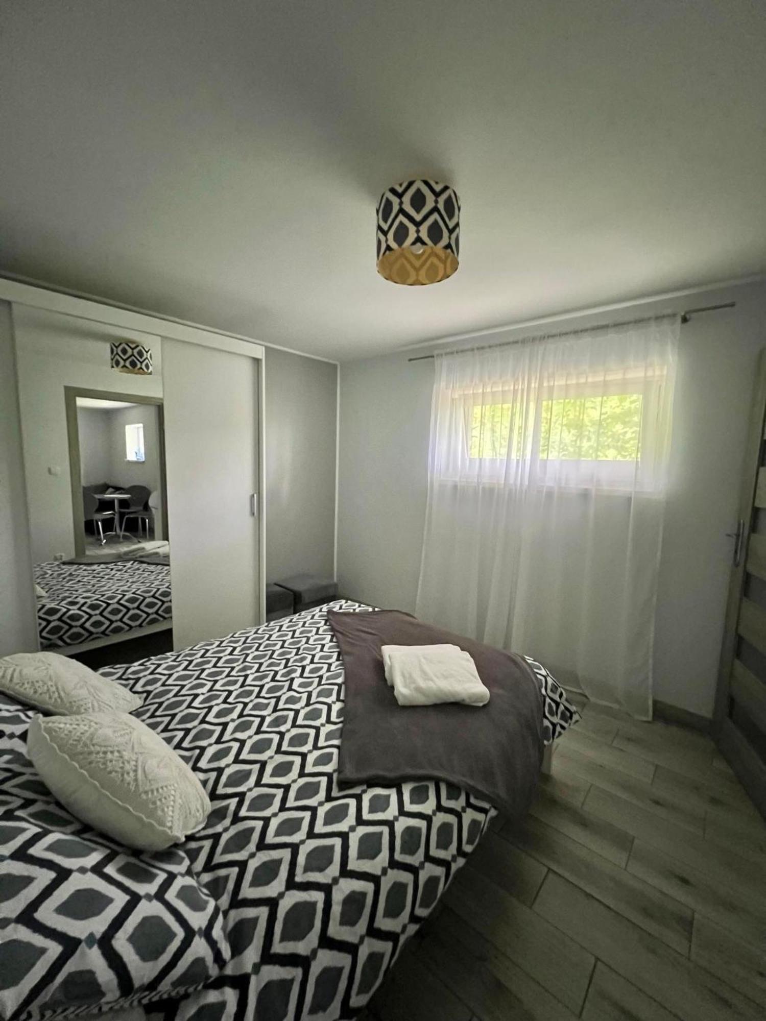 Apartament Guziczek ノヴィ・タルク エクステリア 写真